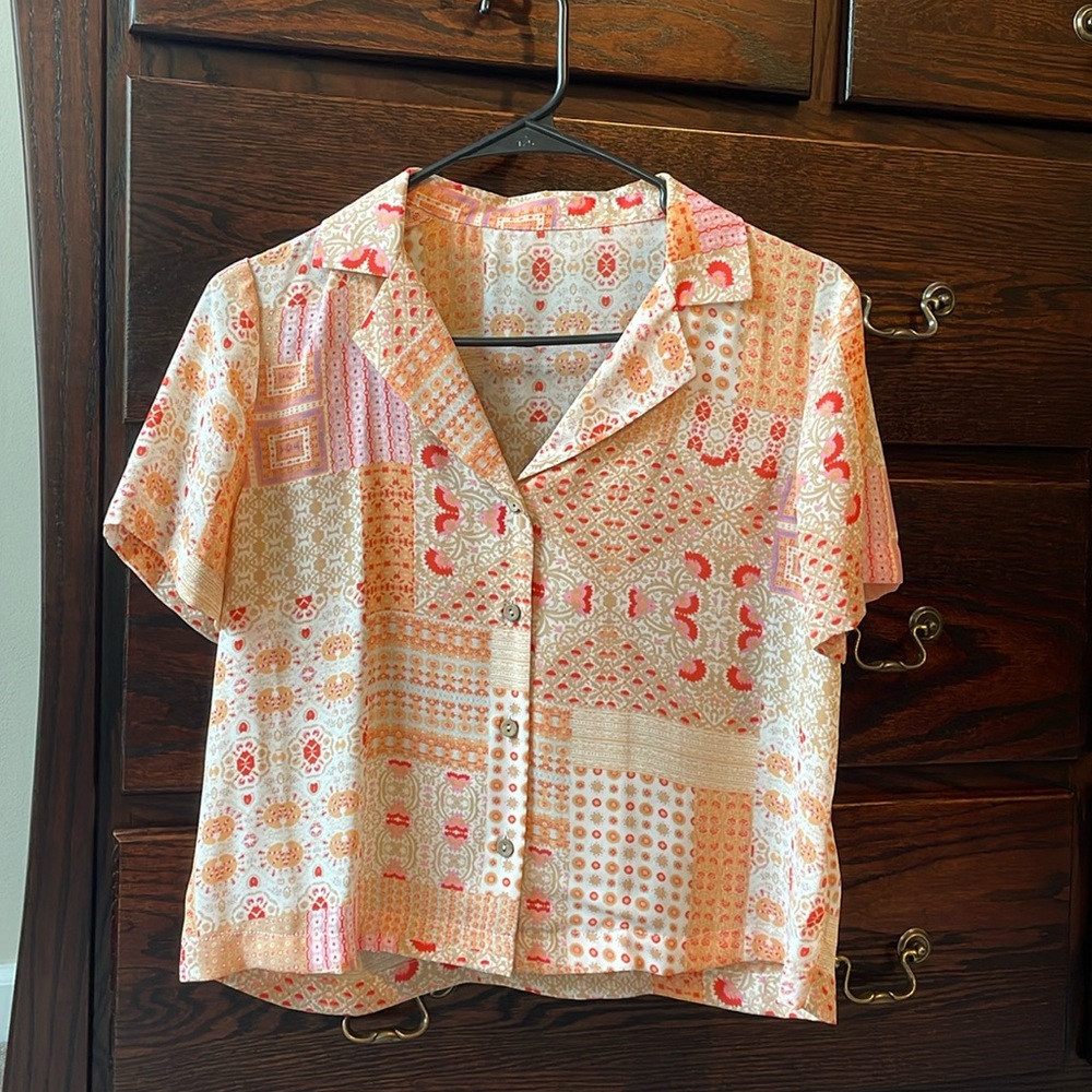 Short sleeve button down